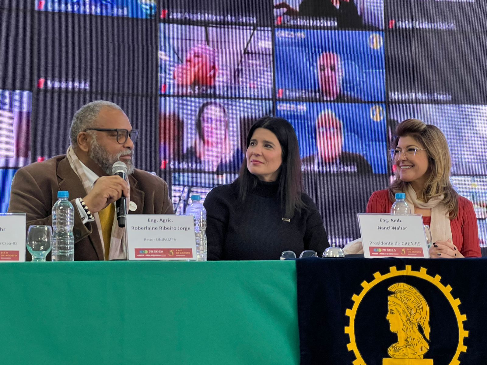 Eng. Agrícola Robelaine Ribeiro, reitor da Unipampa, falou do orgulho de receber a Plenária